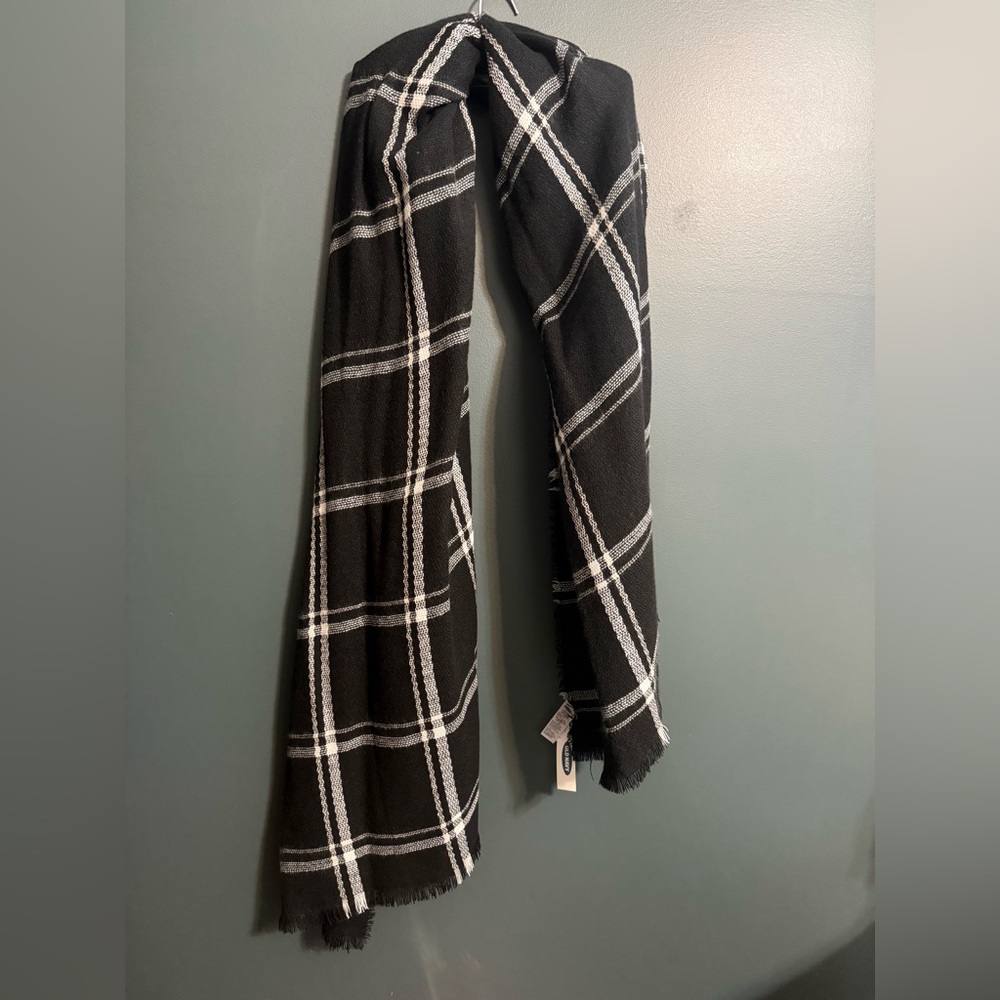 Old Navy Black and White Plaid Scarf